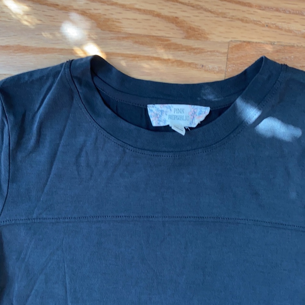 Tee - Picture 2 of 4
